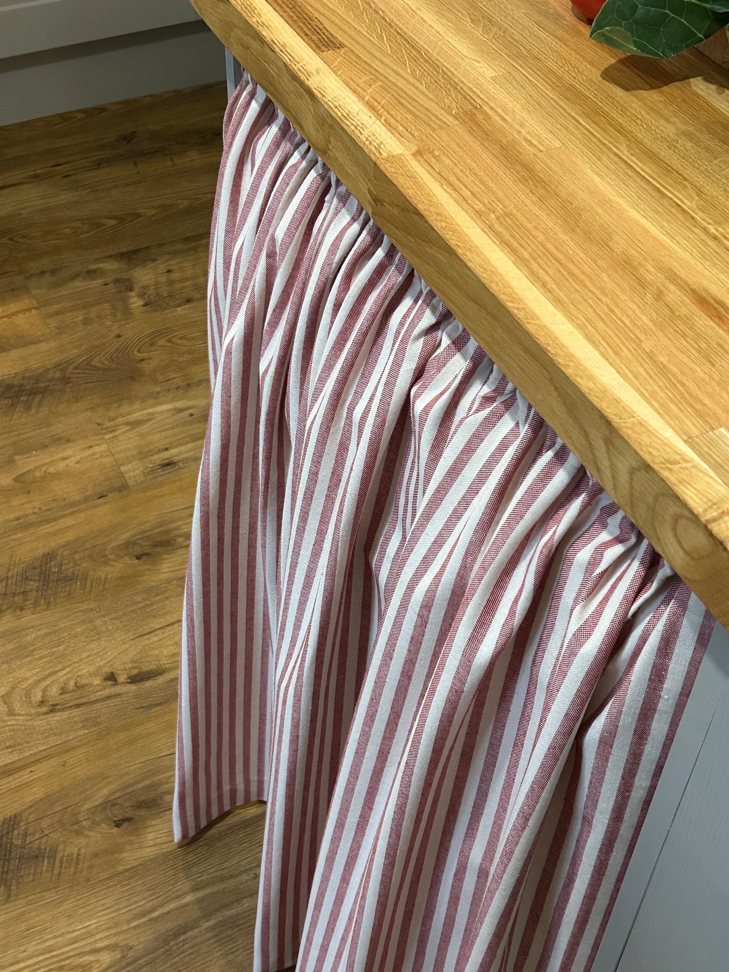 Kitchen Hideaway Curtain in natural and red stripe