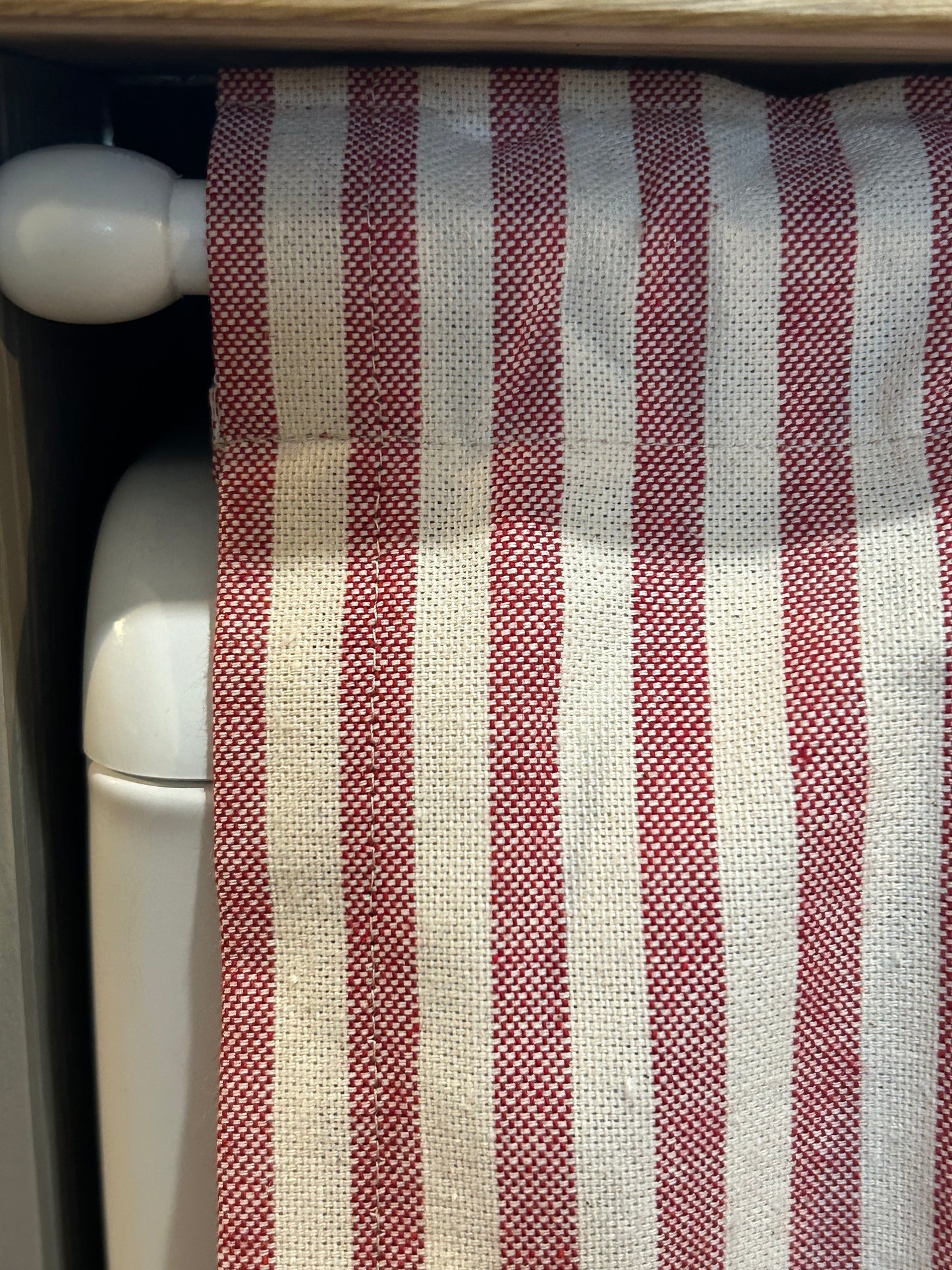 Kitchen Hideaway Curtain in natural and red stripe