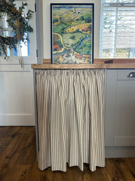 Kitchen Hideaway Curtain in natural and beige stripe