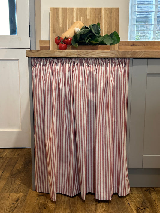 Kitchen Hideaway Curtain in natural and red stripe